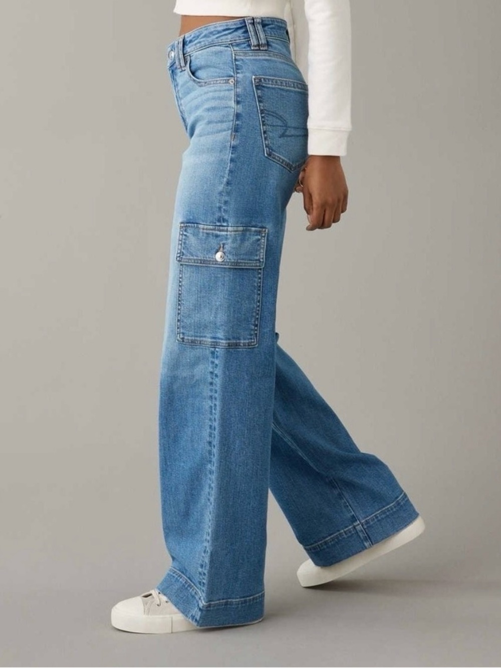American Eagle Outfitters Light Blue Wide-Leg Cargo Jeans - Picture 9 of 9